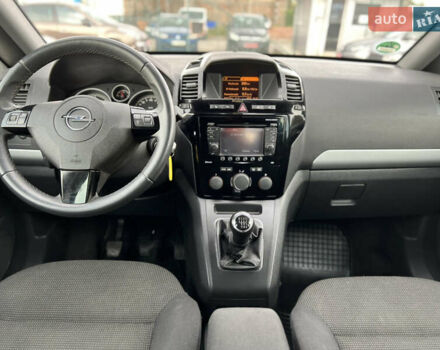 Опель Зафира, объемом двигателя 1.7 л и пробегом 217 тыс. км за 7600 $, фото 10 на Automoto.ua