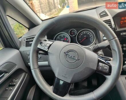 Опель Зафира, объемом двигателя 1.7 л и пробегом 250 тыс. км за 6900 $, фото 6 на Automoto.ua