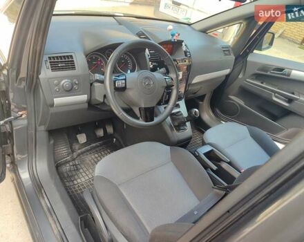 Опель Зафира, объемом двигателя 1.7 л и пробегом 250 тыс. км за 6900 $, фото 3 на Automoto.ua