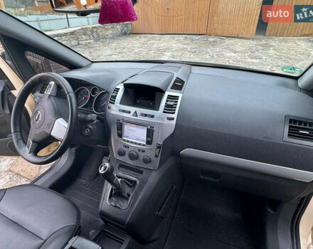 Опель Зафира, объемом двигателя 1.7 л и пробегом 208 тыс. км за 6500 $, фото 7 на Automoto.ua