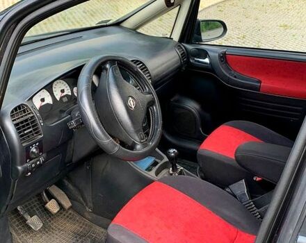 Опель Зафира, объемом двигателя 2 л и пробегом 300 тыс. км за 3800 $, фото 1 на Automoto.ua