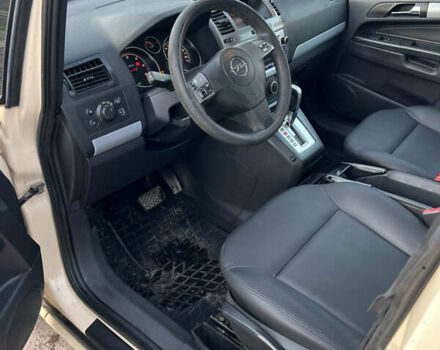 Желтый Опель Зафира, объемом двигателя 1.9 л и пробегом 494 тыс. км за 3400 $, фото 8 на Automoto.ua