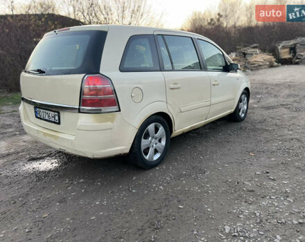 Желтый Опель Зафира, объемом двигателя 1.9 л и пробегом 494 тыс. км за 3400 $, фото 4 на Automoto.ua