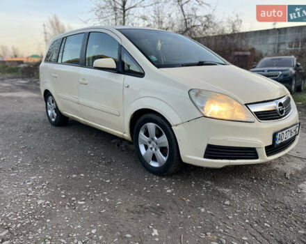 Желтый Опель Зафира, объемом двигателя 1.9 л и пробегом 494 тыс. км за 3400 $, фото 2 на Automoto.ua