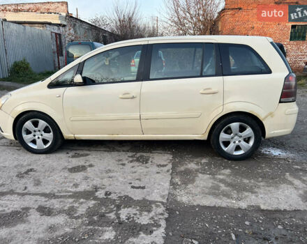 Желтый Опель Зафира, объемом двигателя 1.9 л и пробегом 494 тыс. км за 3400 $, фото 7 на Automoto.ua