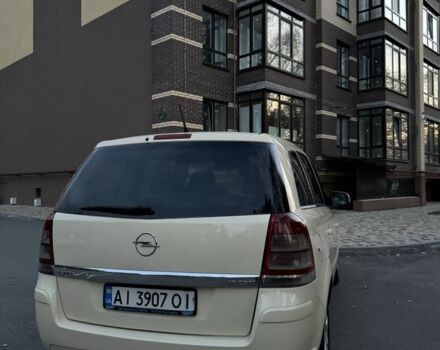 Желтый Опель Зафира, объемом двигателя 1.9 л и пробегом 290 тыс. км за 5800 $, фото 3 на Automoto.ua
