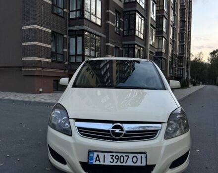 Желтый Опель Зафира, объемом двигателя 1.9 л и пробегом 290 тыс. км за 5800 $, фото 1 на Automoto.ua
