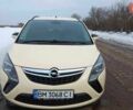 Желтый Опель Зафира, объемом двигателя 1.95 л и пробегом 330 тыс. км за 9500 $, фото 1 на Automoto.ua