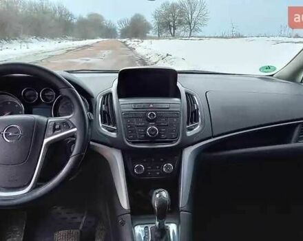 Желтый Опель Зафира, объемом двигателя 1.95 л и пробегом 330 тыс. км за 9500 $, фото 5 на Automoto.ua