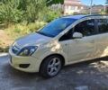 Желтый Опель Зафира, объемом двигателя 1.7 л и пробегом 260 тыс. км за 8145 $, фото 1 на Automoto.ua