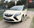 Желтый Опель Зафира, объемом двигателя 1.96 л и пробегом 300 тыс. км за 10000 $, фото 1 на Automoto.ua