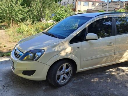 Опель Зафира 2011 в Кропивницком (Кировограде) на Automoto.ua Желтый Опель Зафира, объемом двигателя 1.7 л и пробегом 260 тыс. км за 8000 $, фото 1 на Automoto.ua
