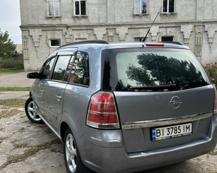 Серый Опель Зафира, объемом двигателя 1.9 л и пробегом 315 тыс. км за 4599 $, фото 2 на Automoto.ua