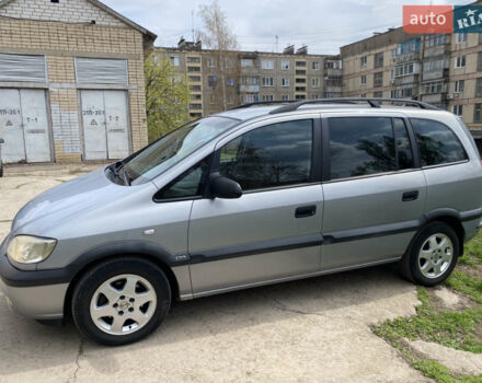 Серый Опель Зафира, объемом двигателя 1.8 л и пробегом 425 тыс. км за 3600 $, фото 2 на Automoto.ua