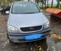 Серый Опель Зафира, объемом двигателя 1.6 л и пробегом 225 тыс. км за 3191 $, фото 1 на Automoto.ua
