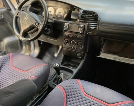 Серый Опель Зафира, объемом двигателя 2 л и пробегом 330 тыс. км за 1300 $, фото 6 на Automoto.ua