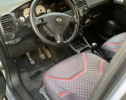 Серый Опель Зафира, объемом двигателя 2 л и пробегом 330 тыс. км за 1300 $, фото 5 на Automoto.ua