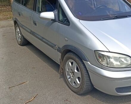 Серый Опель Зафира, объемом двигателя 2 л и пробегом 400 тыс. км за 3150 $, фото 1 на Automoto.ua