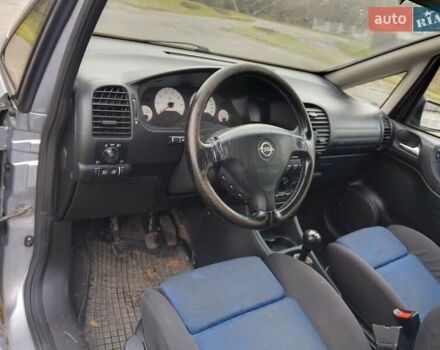 Сірий Опель Зафіра, об'ємом двигуна 1.8 л та пробігом 255 тис. км за 2350 $, фото 24 на Automoto.ua