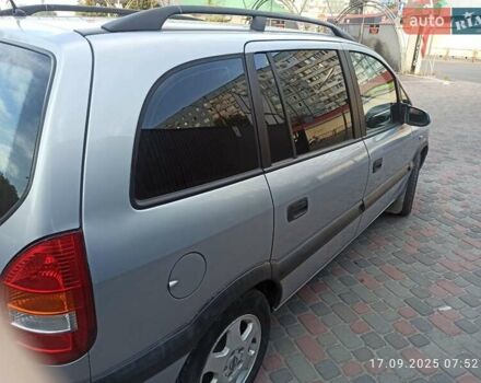 Серый Опель Зафира, объемом двигателя 1.6 л и пробегом 360 тыс. км за 4500 $, фото 1 на Automoto.ua