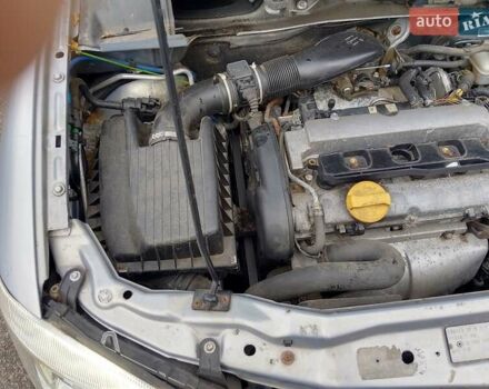 Сірий Опель Зафіра, об'ємом двигуна 1.8 л та пробігом 255 тис. км за 2350 $, фото 31 на Automoto.ua
