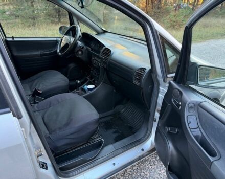 Серый Опель Зафира, объемом двигателя 2 л и пробегом 265 тыс. км за 3850 $, фото 10 на Automoto.ua