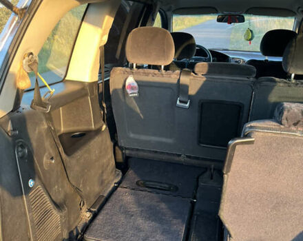 Серый Опель Зафира, объемом двигателя 2 л и пробегом 376 тыс. км за 3200 $, фото 9 на Automoto.ua