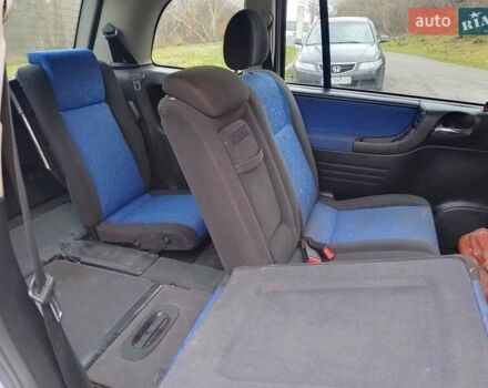 Серый Опель Зафира, объемом двигателя 1.8 л и пробегом 255 тыс. км за 2300 $, фото 31 на Automoto.ua