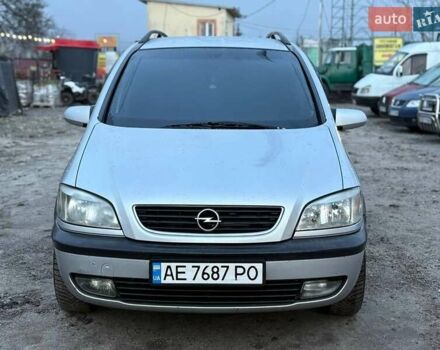 Серый Опель Зафира, объемом двигателя 1.8 л и пробегом 400 тыс. км за 4000 $, фото 7 на Automoto.ua