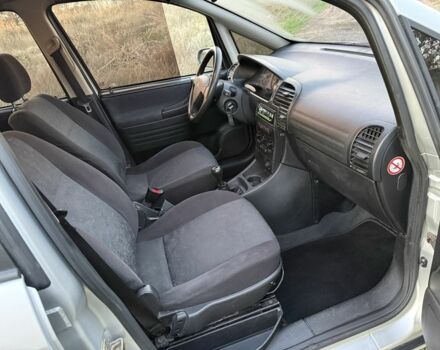 Сірий Опель Зафіра, об'ємом двигуна 0 л та пробігом 300 тис. км за 1850 $, фото 8 на Automoto.ua