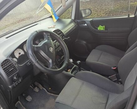 Серый Опель Зафира, объемом двигателя 2 л и пробегом 290 тыс. км за 3900 $, фото 1 на Automoto.ua