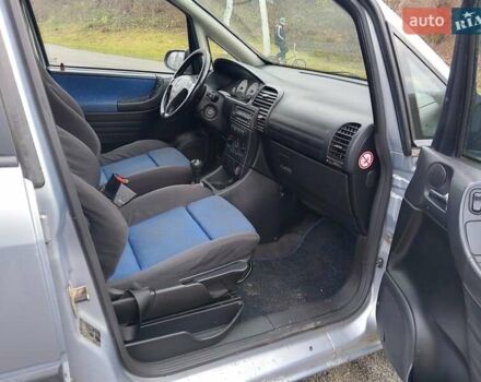 Сірий Опель Зафіра, об'ємом двигуна 1.8 л та пробігом 255 тис. км за 2350 $, фото 18 на Automoto.ua