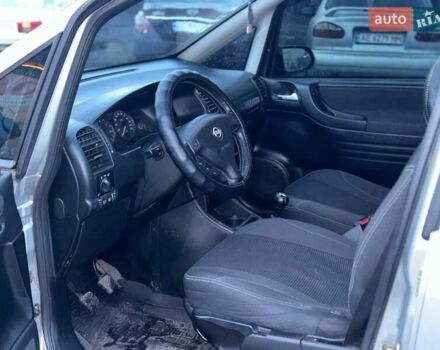 Серый Опель Зафира, объемом двигателя 1.8 л и пробегом 400 тыс. км за 4000 $, фото 4 на Automoto.ua