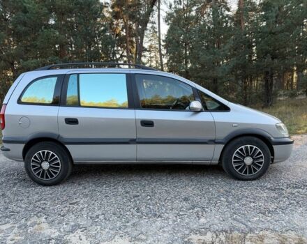 Серый Опель Зафира, объемом двигателя 2 л и пробегом 265 тыс. км за 3850 $, фото 3 на Automoto.ua