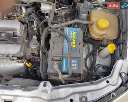 Сірий Опель Зафіра, об'ємом двигуна 1.8 л та пробігом 255 тис. км за 2350 $, фото 28 на Automoto.ua