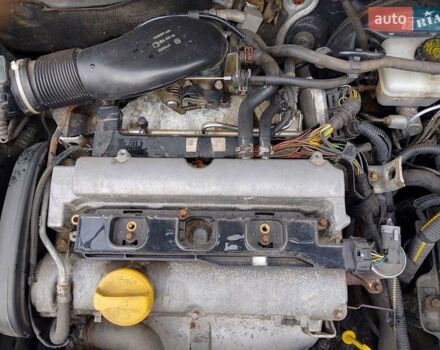 Сірий Опель Зафіра, об'ємом двигуна 1.8 л та пробігом 255 тис. км за 2350 $, фото 27 на Automoto.ua