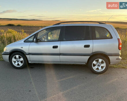 Серый Опель Зафира, объемом двигателя 2 л и пробегом 376 тыс. км за 3200 $, фото 2 на Automoto.ua