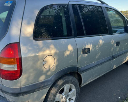 Серый Опель Зафира, объемом двигателя 2 л и пробегом 376 тыс. км за 3200 $, фото 13 на Automoto.ua