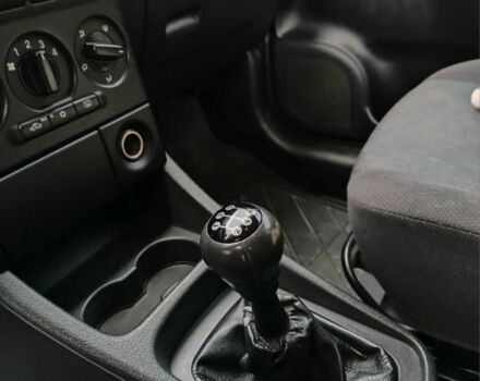 Серый Опель Зафира, объемом двигателя 2 л и пробегом 378 тыс. км за 2450 $, фото 11 на Automoto.ua