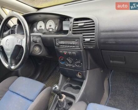 Сірий Опель Зафіра, об'ємом двигуна 1.8 л та пробігом 255 тис. км за 2350 $, фото 17 на Automoto.ua