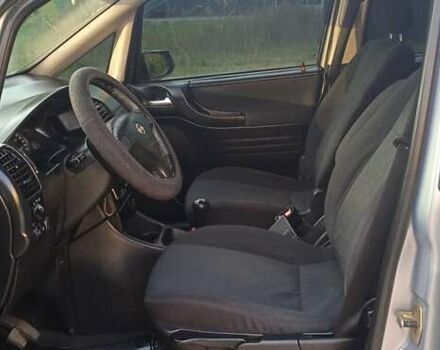 Серый Опель Зафира, объемом двигателя 2 л и пробегом 370 тыс. км за 3699 $, фото 19 на Automoto.ua