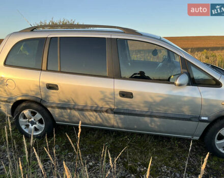 Серый Опель Зафира, объемом двигателя 2 л и пробегом 376 тыс. км за 3200 $, фото 5 на Automoto.ua