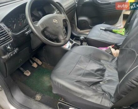 Серый Опель Зафира, объемом двигателя 2 л и пробегом 331 тыс. км за 2450 $, фото 3 на Automoto.ua