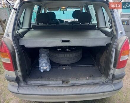 Серый Опель Зафира, объемом двигателя 2 л и пробегом 331 тыс. км за 2450 $, фото 4 на Automoto.ua