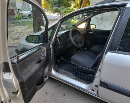 Серый Опель Зафира, объемом двигателя 2 л и пробегом 500 тыс. км за 2980 $, фото 5 на Automoto.ua