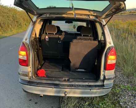 Серый Опель Зафира, объемом двигателя 2 л и пробегом 376 тыс. км за 3200 $, фото 12 на Automoto.ua