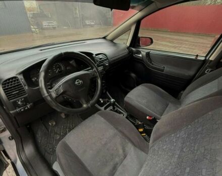 Серый Опель Зафира, объемом двигателя 2 л и пробегом 378 тыс. км за 2450 $, фото 3 на Automoto.ua