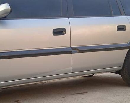 Серый Опель Зафира, объемом двигателя 2 л и пробегом 370 тыс. км за 3699 $, фото 11 на Automoto.ua