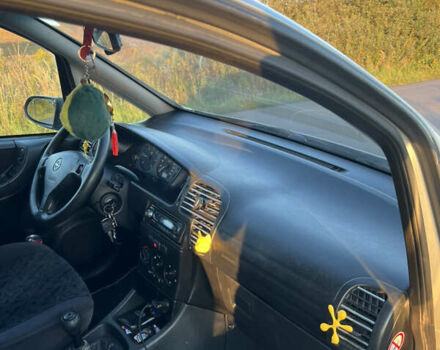 Серый Опель Зафира, объемом двигателя 2 л и пробегом 376 тыс. км за 3200 $, фото 7 на Automoto.ua