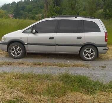 Серый Опель Зафира, объемом двигателя 2 л и пробегом 327 тыс. км за 3200 $, фото 5 на Automoto.ua